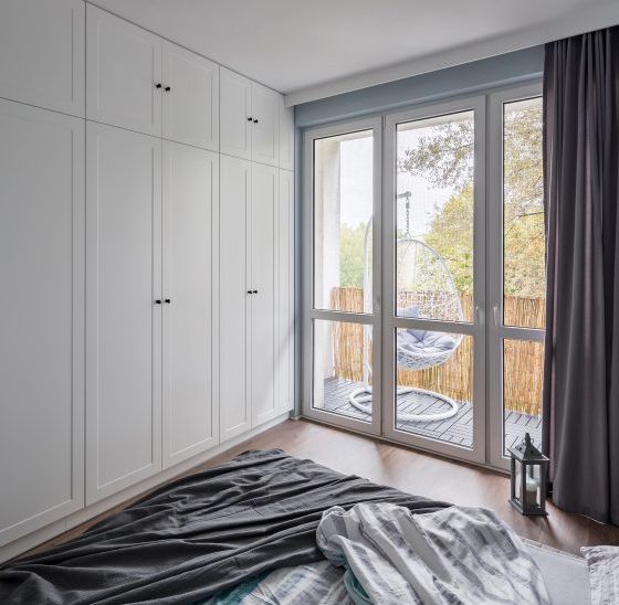 Inšpirácie na biele skrine do spálne